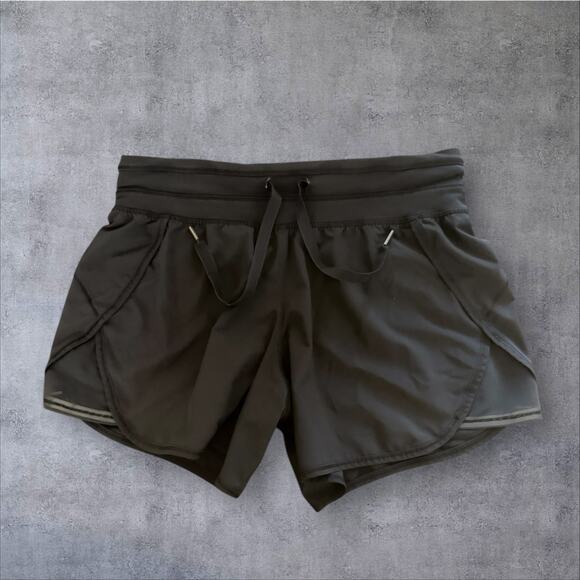 Lululemon Black Athletica Shorts Women’s Sz 6 Athleisure Wear - Picture 1 of 8